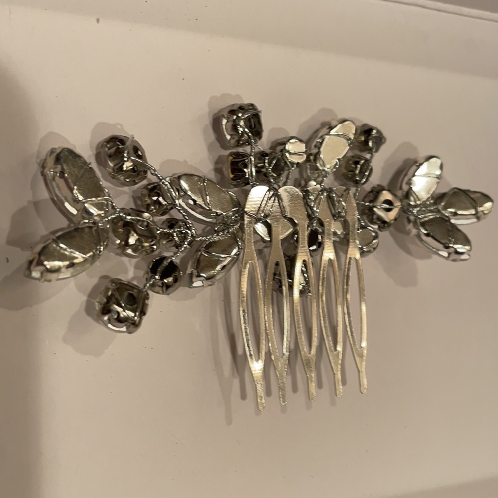 Catery crystal bride/wedding hair comb w/ clear rhinestones - Picture 2 of 4